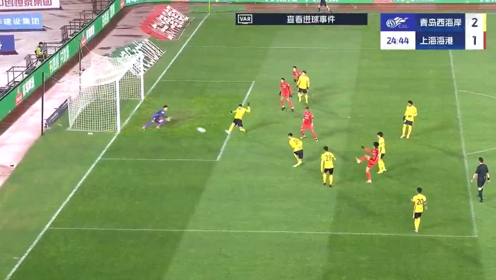 這球漂亮！19歲李新翔晃過(guò)張呈棟單挑防線破門(mén)，海港生涯處子球！