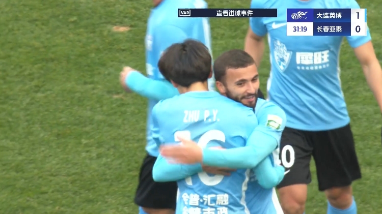 19歲朱鵬宇中超處子球！大連英博1-0領(lǐng)先長春亞泰，馬萊萊助攻